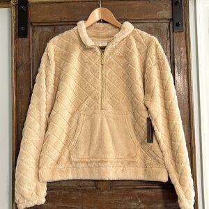 NWT - No Boundaries  Tan/Cream Quilted Faux Fur 1/2 Zip Pullover Size L